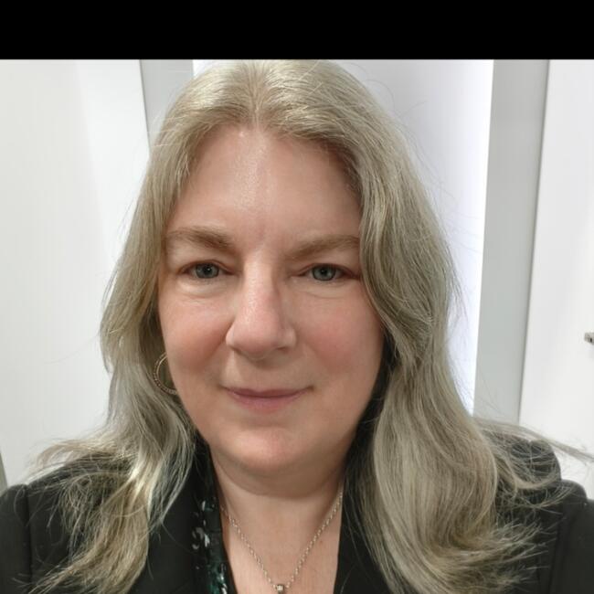 Baby-sitter in Invercargill: Angela