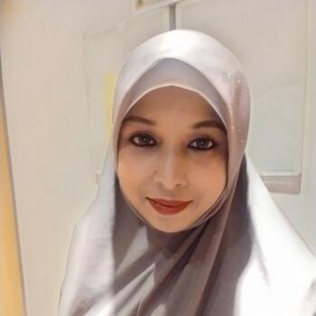 位于新加坡的临时保姆: Hasnah Bee