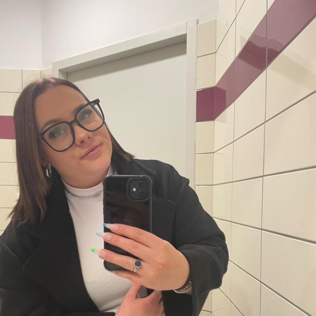 Babysitter in Pontarlier: Jade