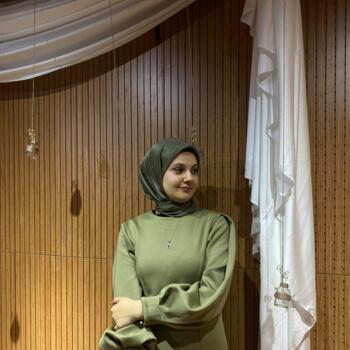 Babysitter in Istanbul: Nur