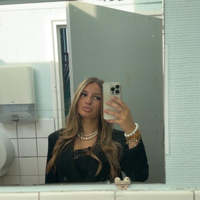 Babysitter in Sargé-lès-le-Mans: Charlène