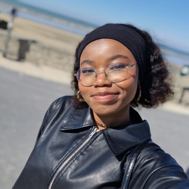 Babysitter in Woluwe-Saint-Lambert: Kevina