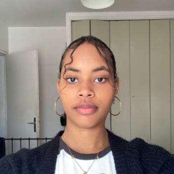 Babysitter in Paris: Talia