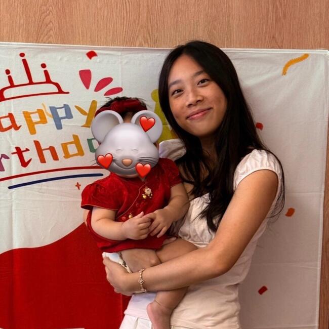 Babysitter in Singapore Island: Kayla