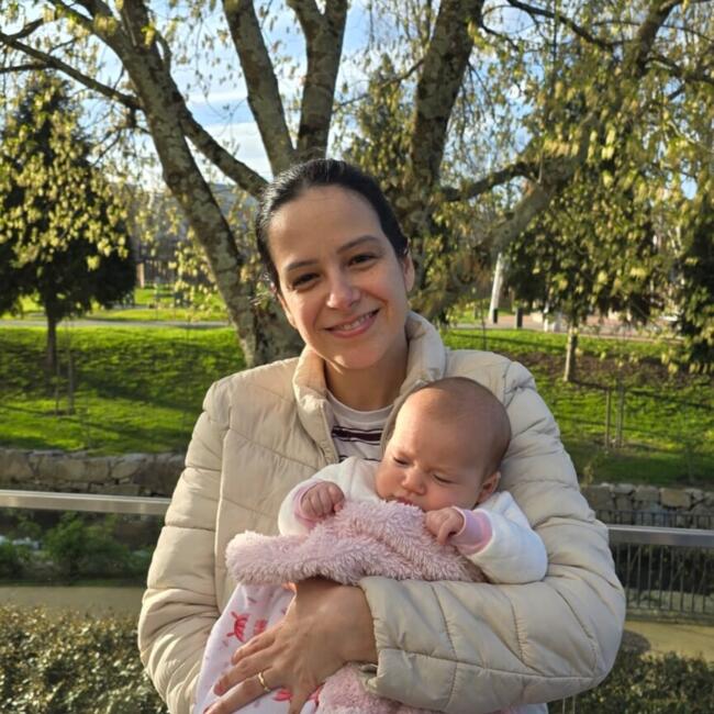 Trabalho de babysitting em Braga: Luciana