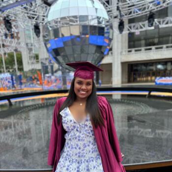 Babysitter in New York: Yanibel