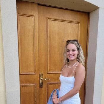 Baby-sitter in Chéserex: Lanaé