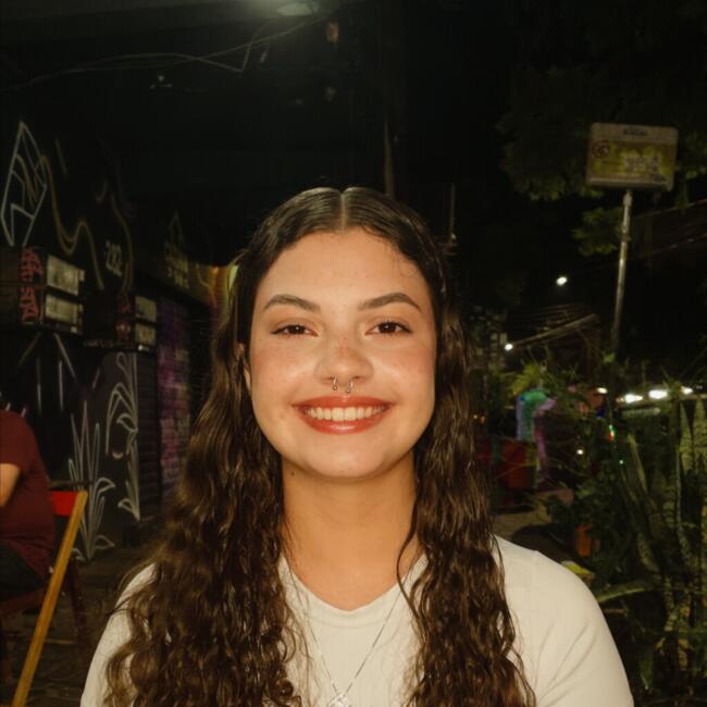 Babá em Porto Alegre: Fernanda