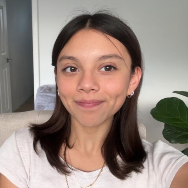 Babysitter in Brownsville: Katie