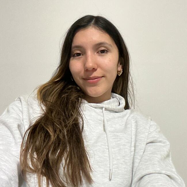 Babysitter in Melbourne: Angie