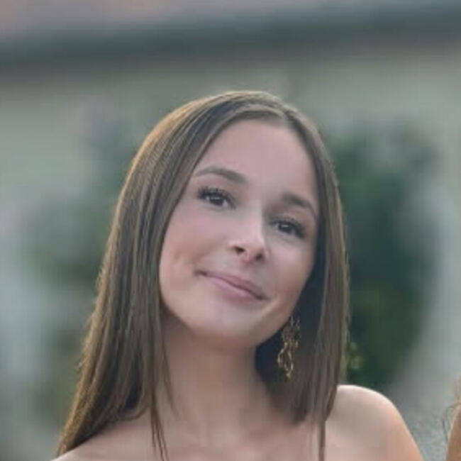 Babysitter in Clermont-Ferrand: Mae