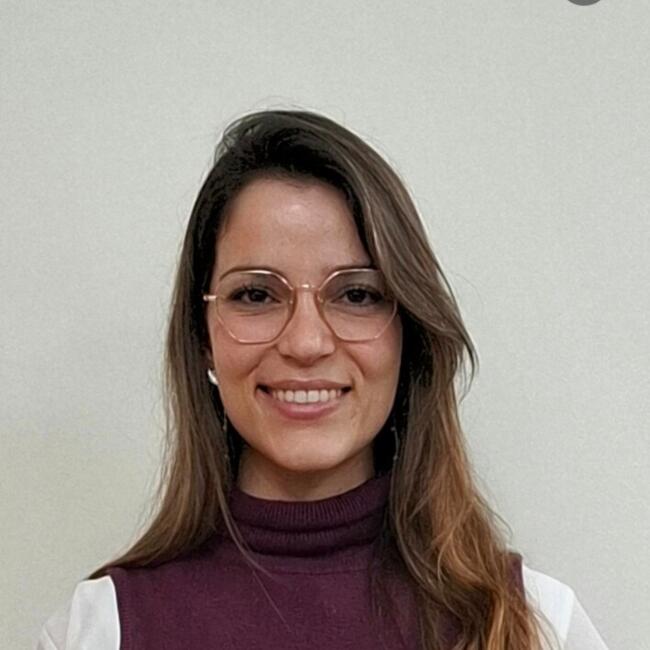 Babysitter in Faro: Carina