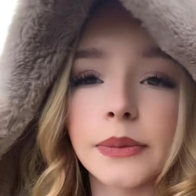 Babysitter in Bradford: Ellie Mai