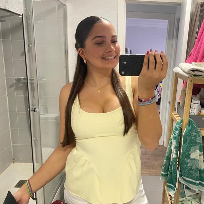 Babysitter in Alcalá de Henares: Irene