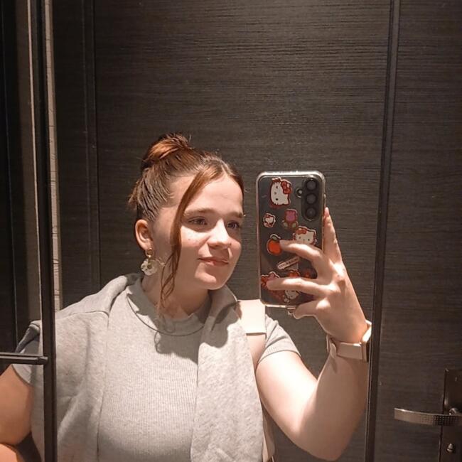 Babysitter in Vire: Julie