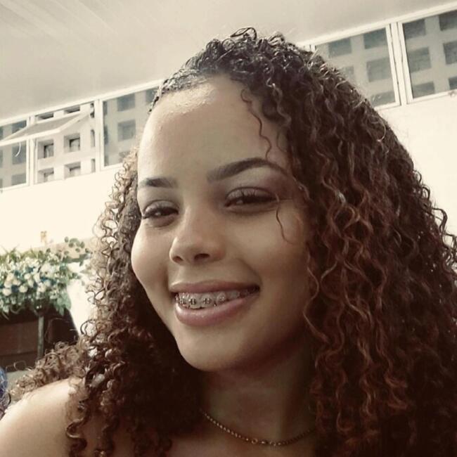 Babysitter in Nossa Senhora do Socorro: Larissa
