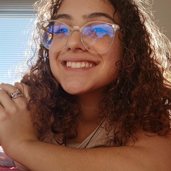 Babysitter in Curitiba: Isadora