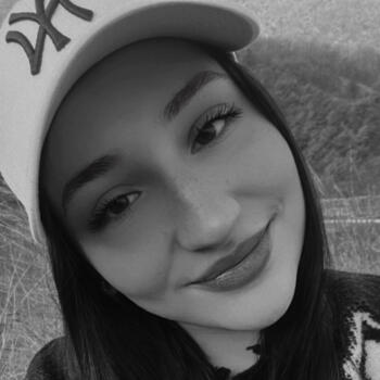 Babysitter in Trento: Aurora