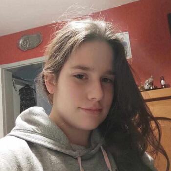 Babysitter in Presles: Lara