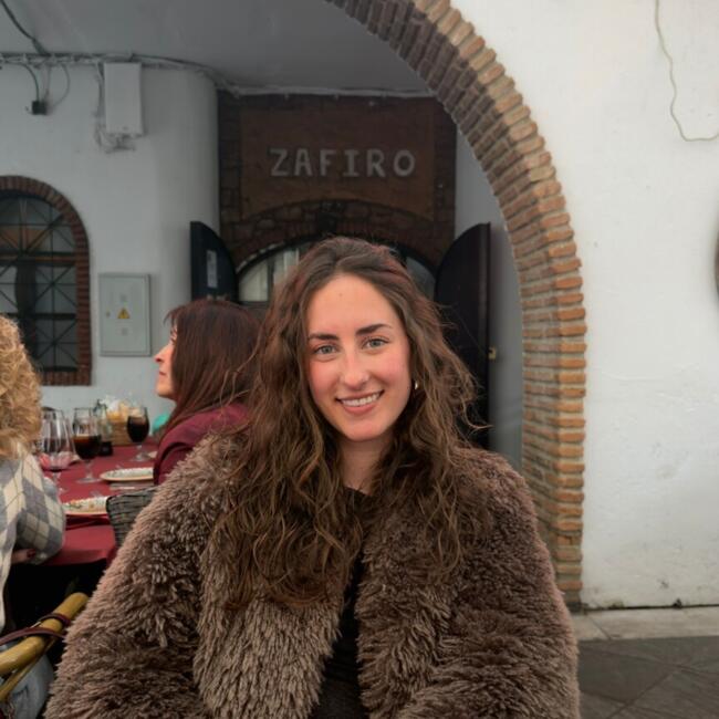Babysitter in Huelva: Laura
