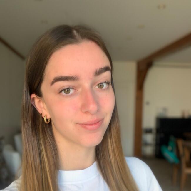 Babysitter in Saint-Jean-de-Bournay: Margaux