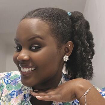 Baby-sitter Montréal-Ouest: Chélcie Clémence