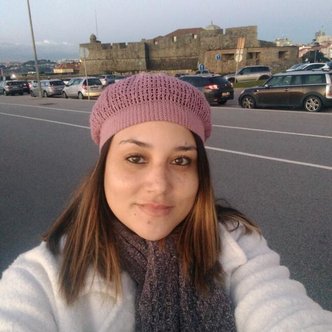 Babysitter in Matosinhos Municipality: Priscila