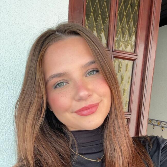 Babysitter in Sesimbra: Lorena