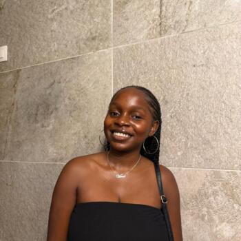 Babysitter in Laval: Helena