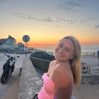 Babysitter in Luc-sur-Mer: Louna