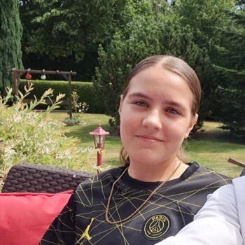 Baby-sitter Roinville: Anais