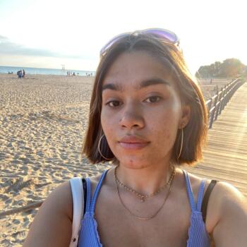Babysitter in Jersey City: Romina