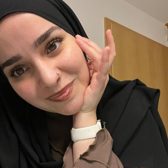 Babysitter in Munich: Büsra.