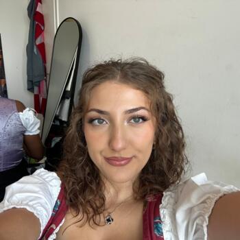 Babysitter in Nuremberg: Haryad