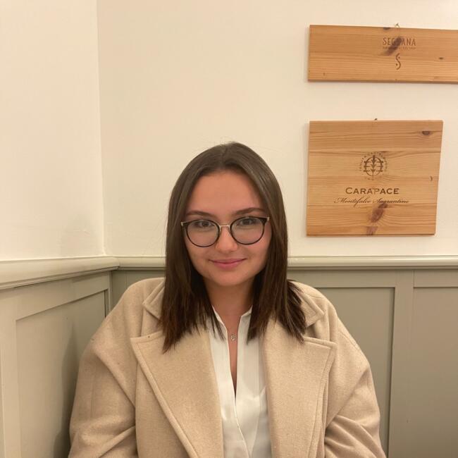 Babysitter in Nice: Ilhem