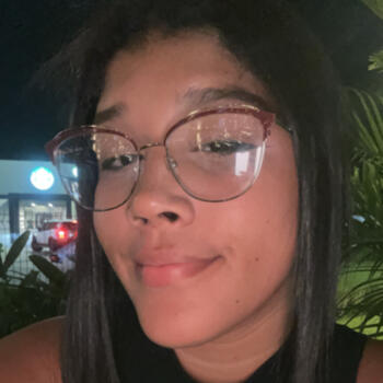 Babysitter in Panama City: Adriana