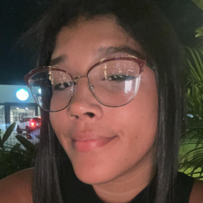 Babysitter in Panama City: Adriana