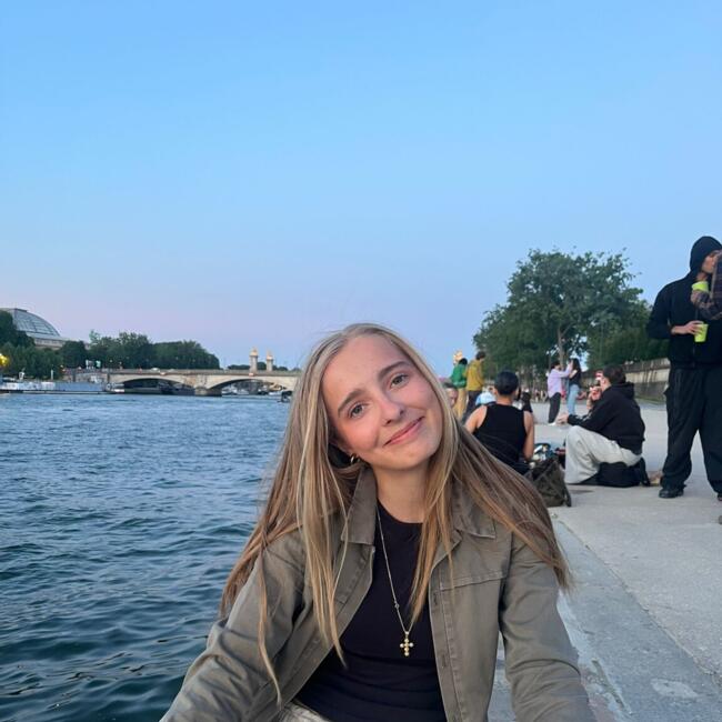 Babysitter in Saint-Cloud: Sophie