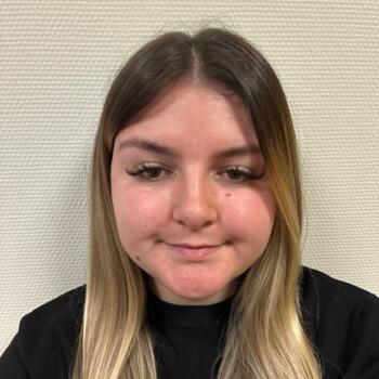 Babysitter Vénissieux: Léana