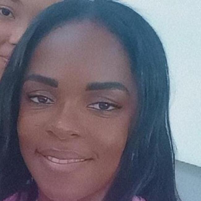 Babysitter in Mata de São João: Fabiana