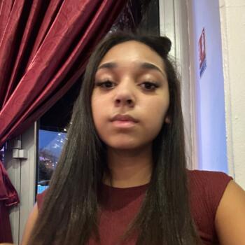 Babysitter in Cannes: Kaylia