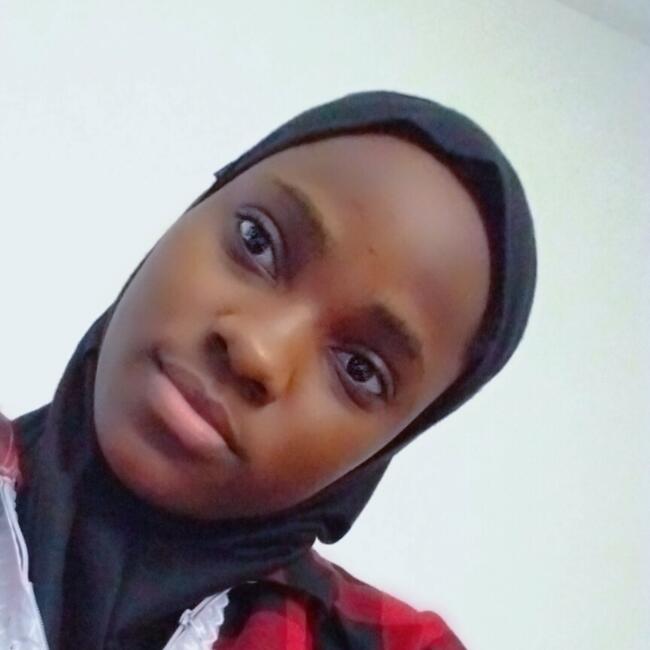 مربية أطفال في الرياض: Anna