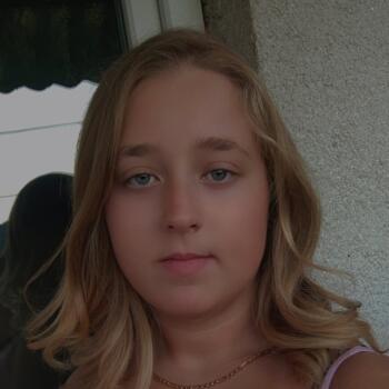 Baby-sitter Magny-le-Hongre: Leona