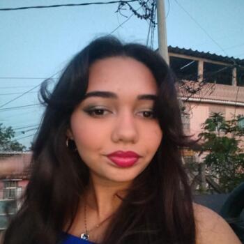Babysitter Cabo Frio: Julia
