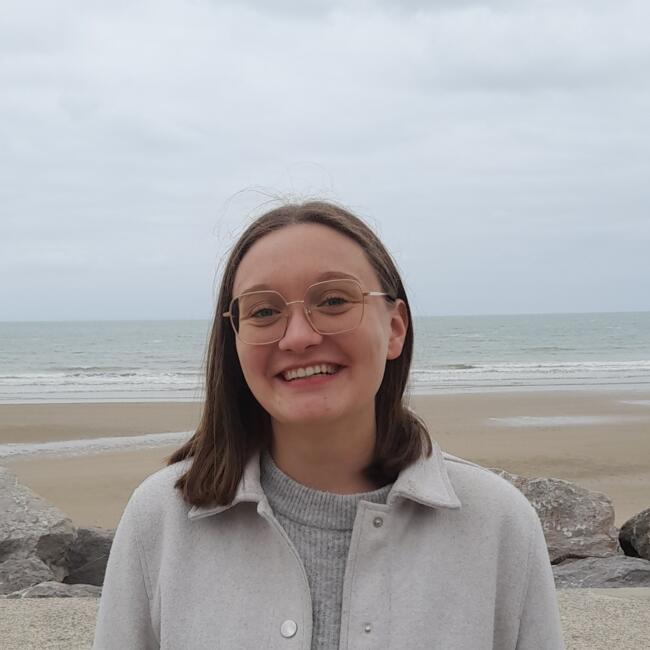 Babysitter in Febvin-Palfart: Flavie