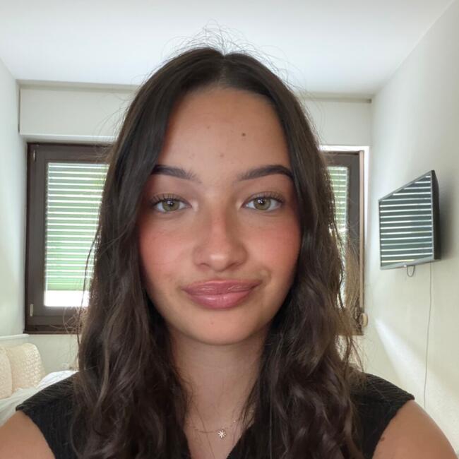Babysitter in Plan-les-Ouates: Eva