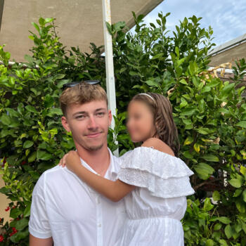 Babysitter in Pessac: Logan