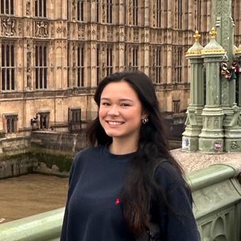 位于Singapore Island的临时保姆: Orlane