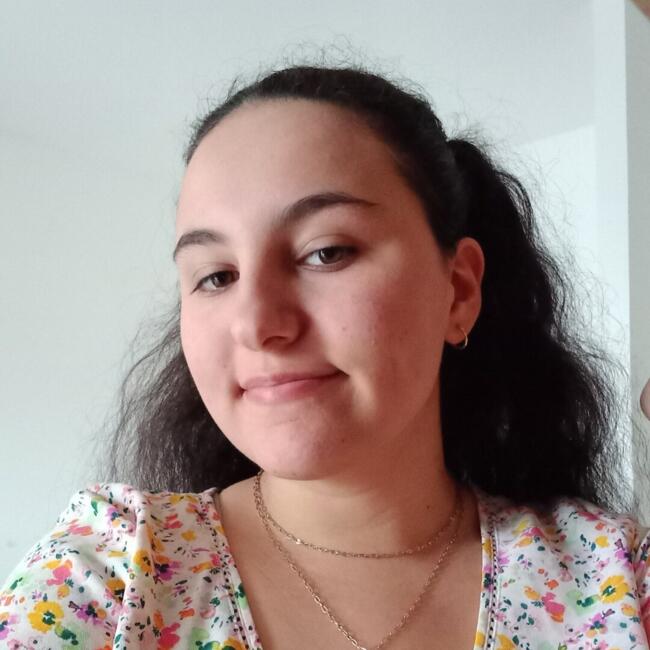 Babysitter in Nantes: Eva