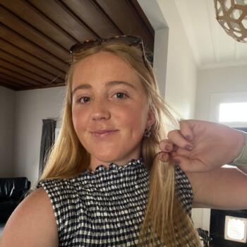 Babysitter in Auckland: Macy